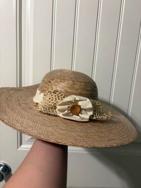 Wide-Brim Straw Sun Hat with Cream Floral Accent